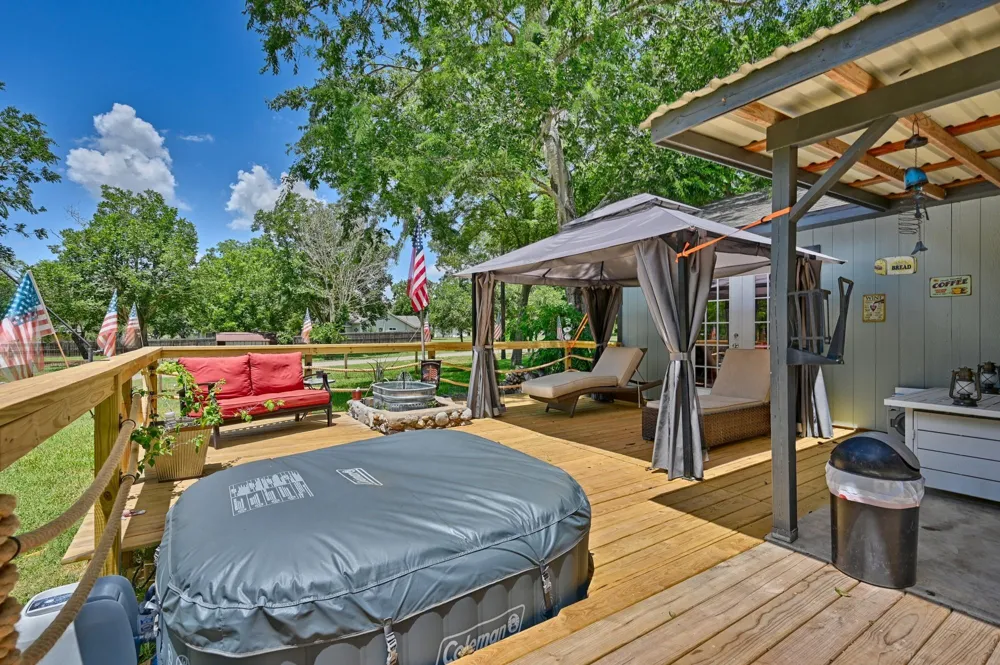 411 Bohlmann Avenue Schulenburg, TX 78956