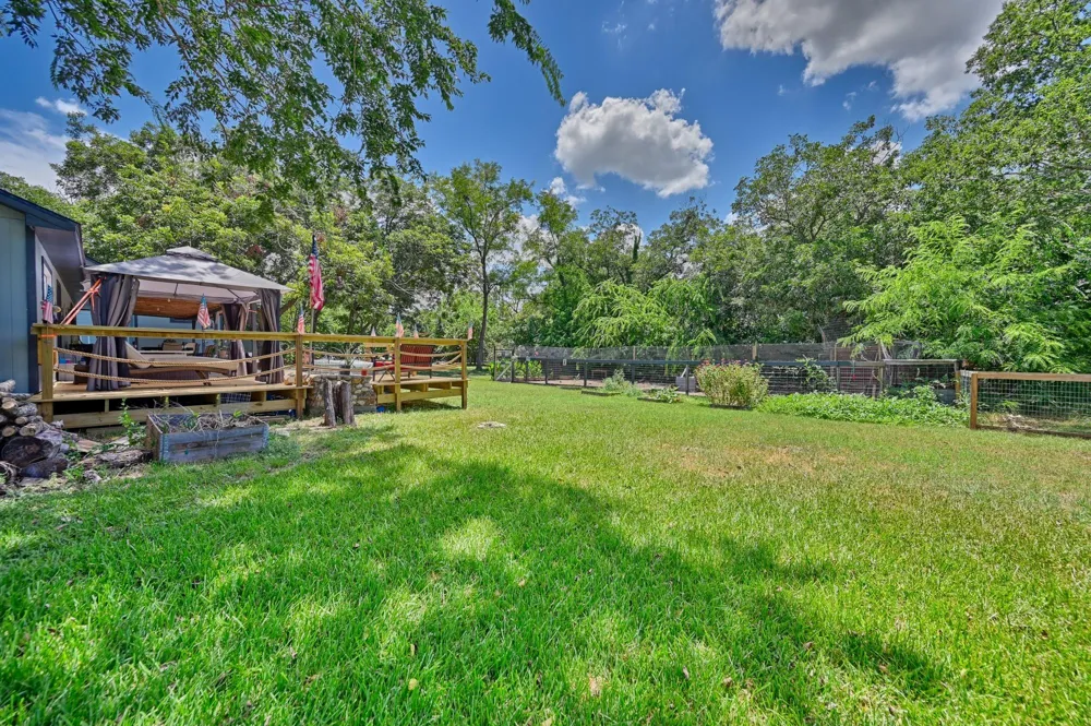411 Bohlmann Avenue Schulenburg, TX 78956