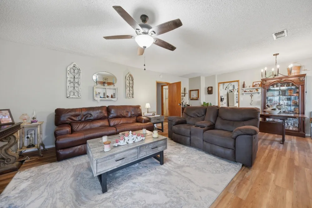 411 Bohlmann Avenue Schulenburg, TX 78956