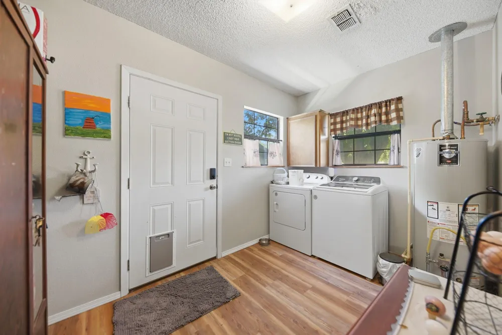 411 Bohlmann Avenue Schulenburg, TX 78956