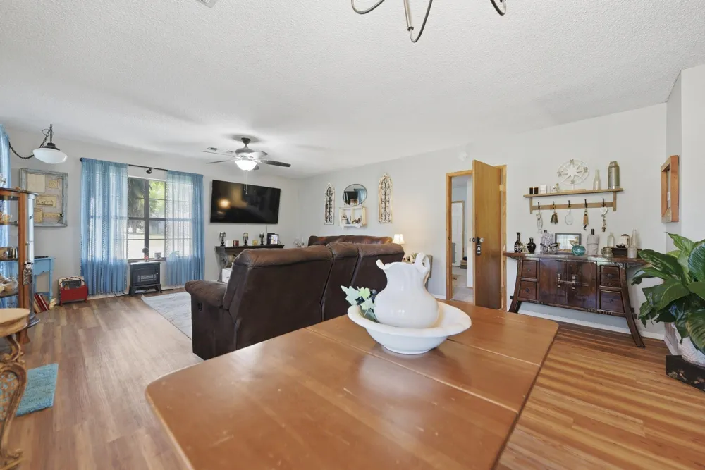 411 Bohlmann Avenue Schulenburg, TX 78956