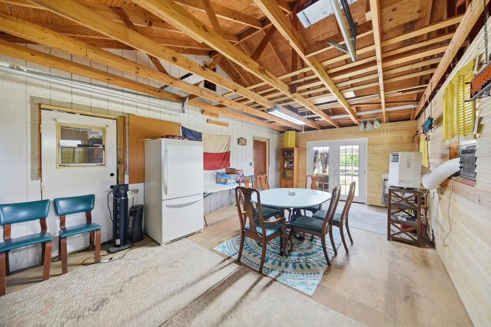 411 Bohlmann Avenue Schulenburg, TX 78956