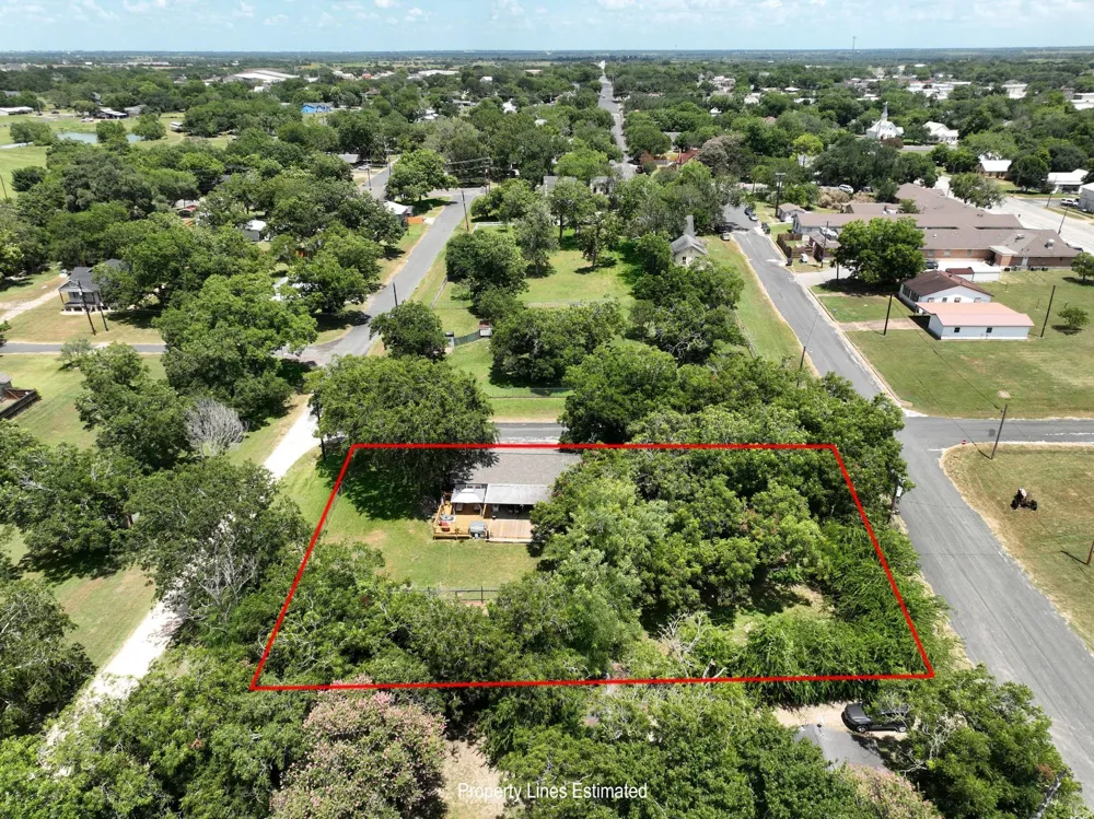 411 Bohlmann Avenue Schulenburg, TX 78956