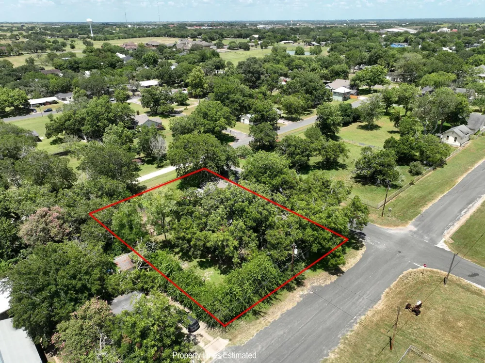 411 Bohlmann Avenue Schulenburg, TX 78956