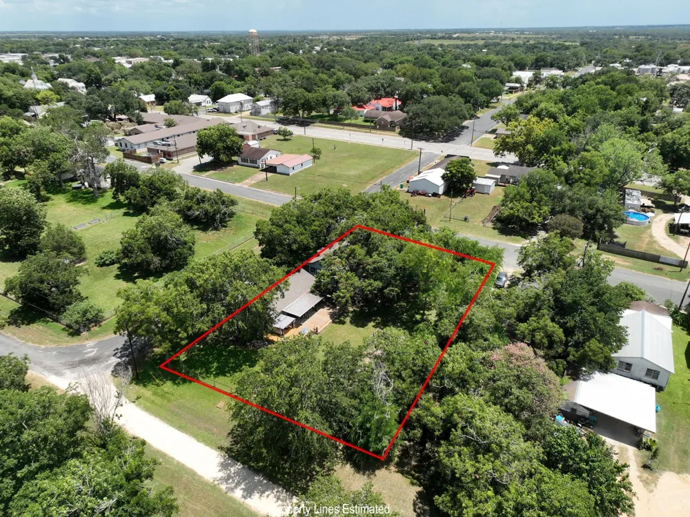 411 Bohlmann Avenue Schulenburg, TX 78956