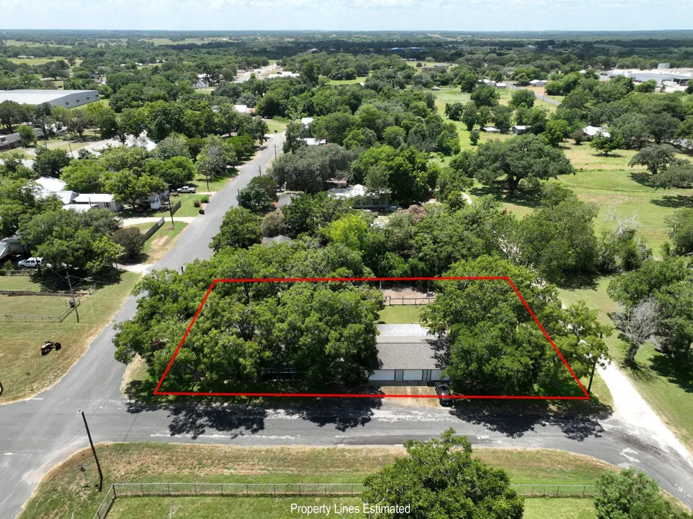 411 Bohlmann Avenue Schulenburg, TX 78956
