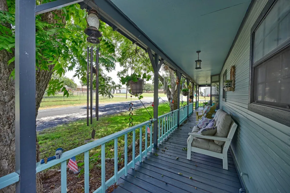 411 Bohlmann Avenue Schulenburg, TX 78956