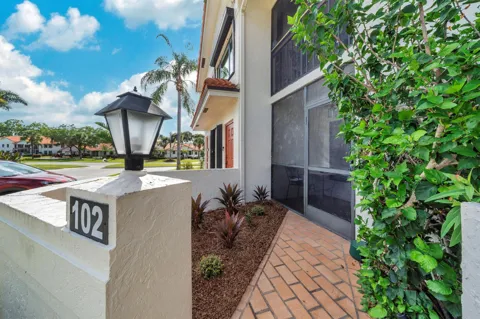 5585 Munsel Lane #102