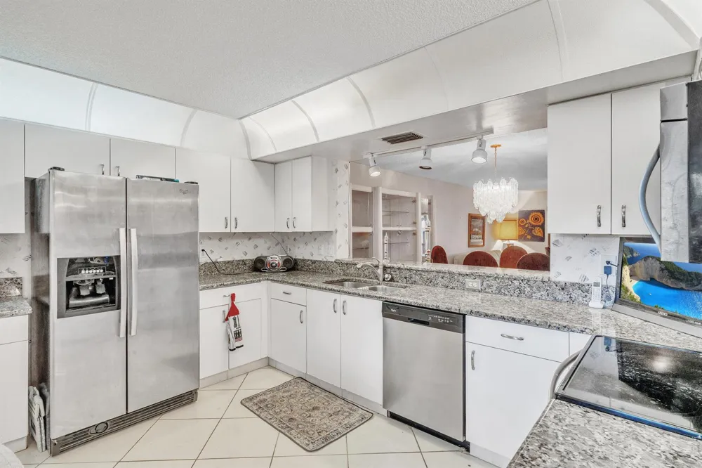 5585 Munsel Lane #102 Boynton Beach, FL 33437