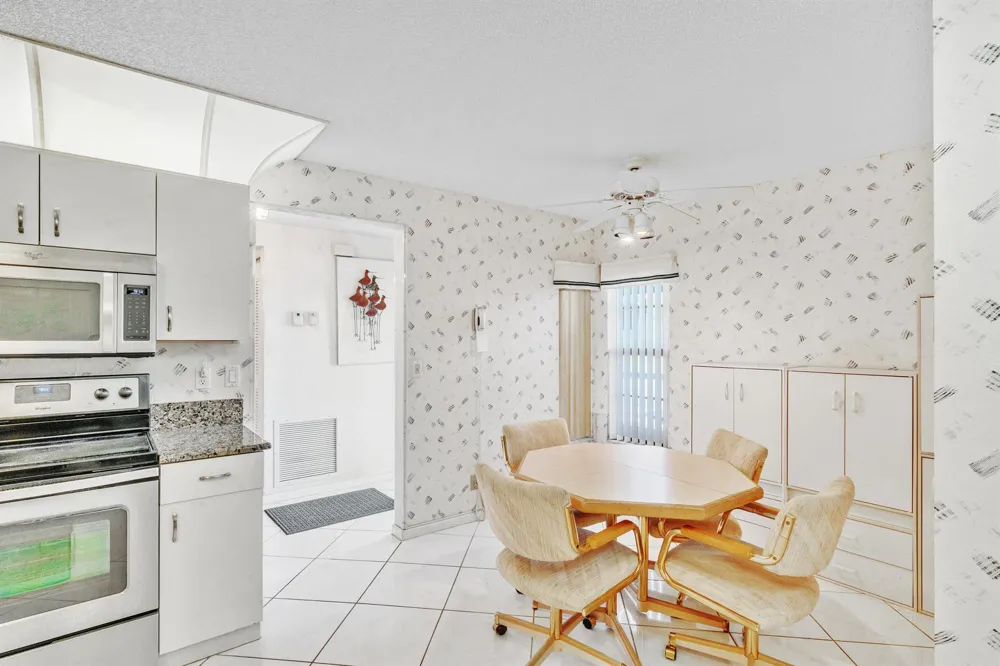 5585 Munsel Lane #102 Boynton Beach, FL 33437