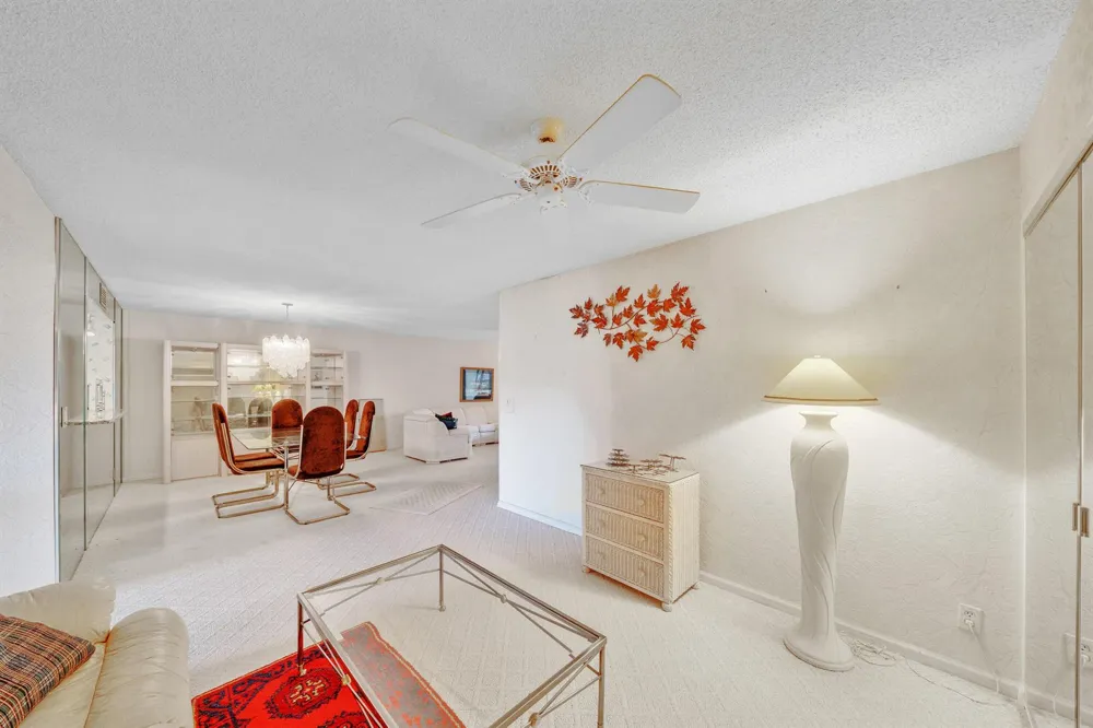5585 Munsel Lane #102 Boynton Beach, FL 33437