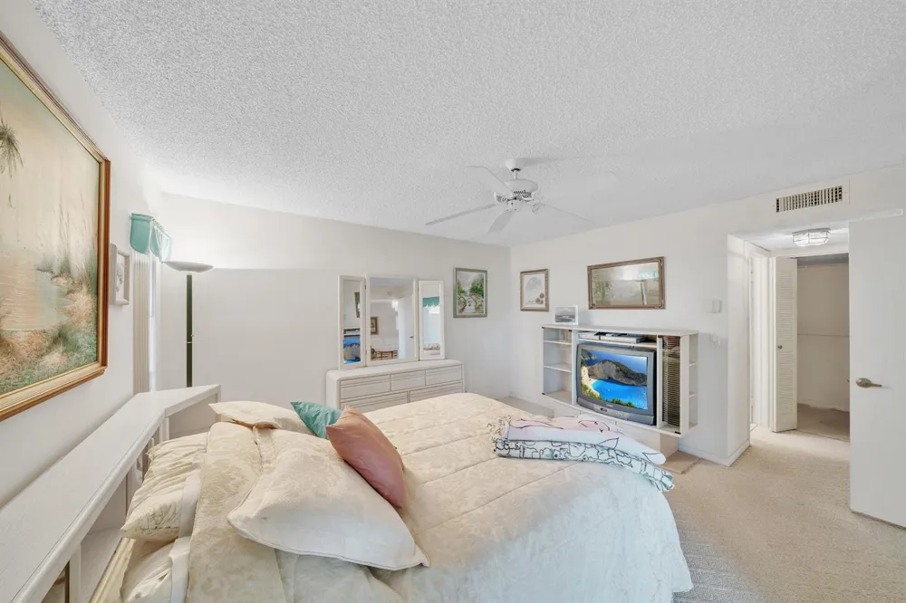 5585 Munsel Lane #102 Boynton Beach, FL 33437