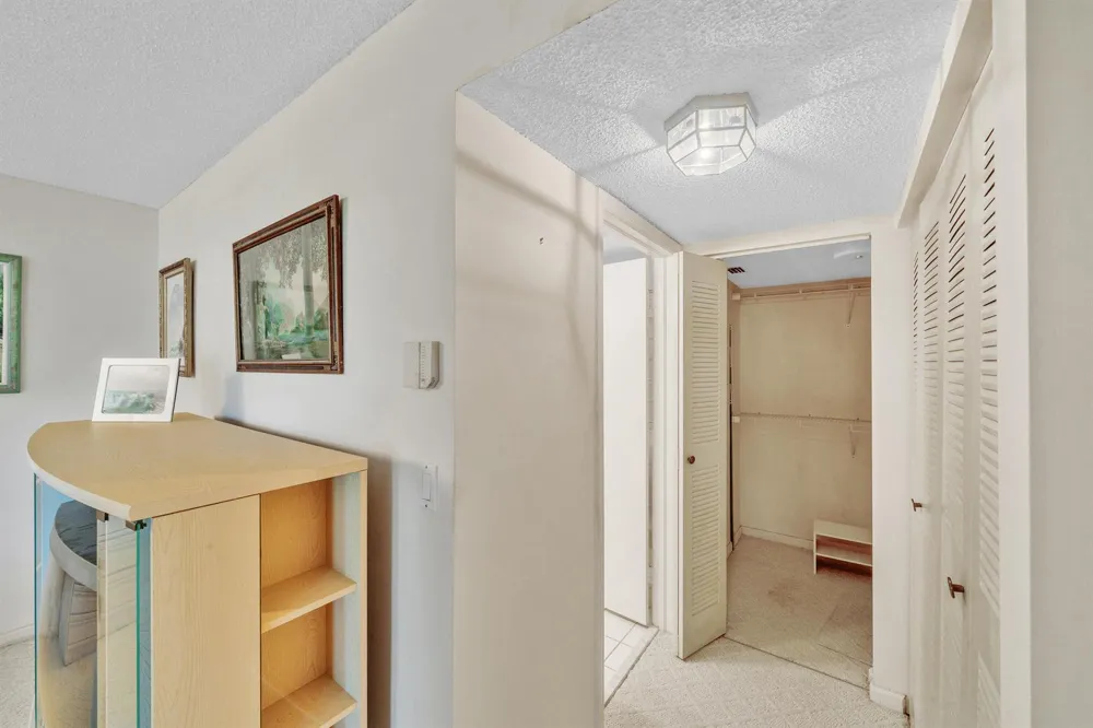 5585 Munsel Lane #102 Boynton Beach, FL 33437