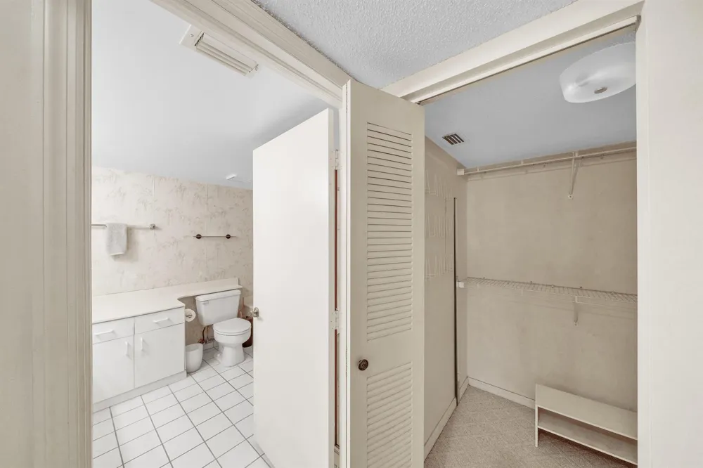 5585 Munsel Lane #102 Boynton Beach, FL 33437