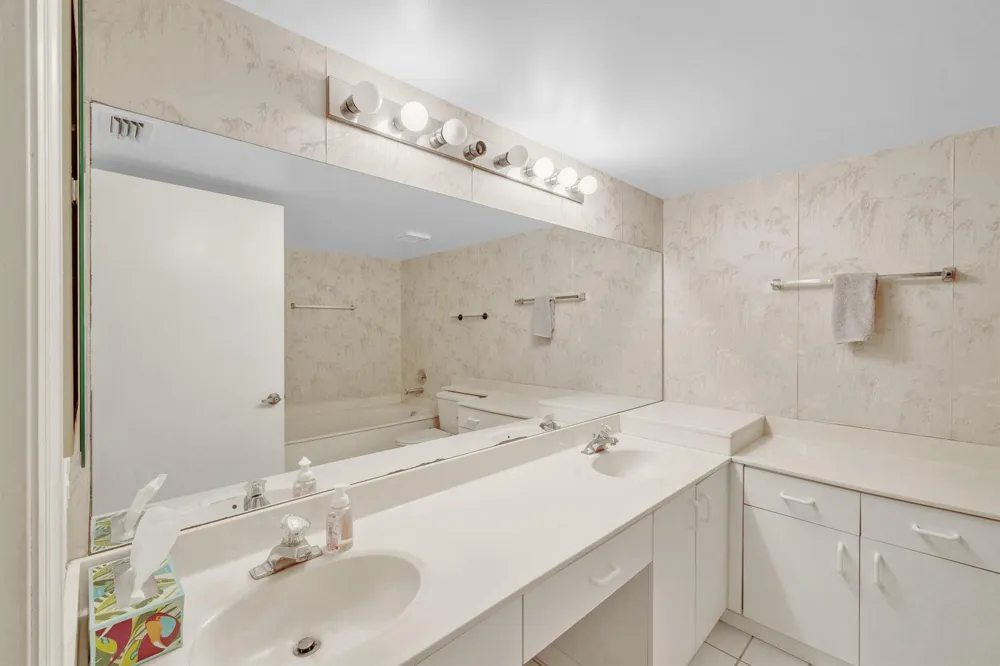 5585 Munsel Lane #102 Boynton Beach, FL 33437