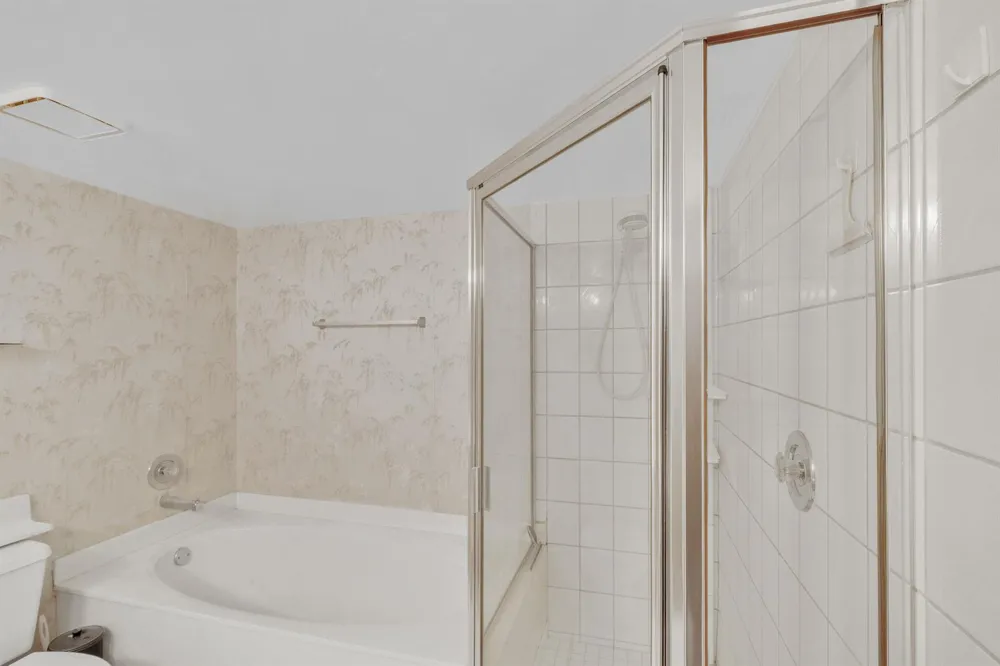5585 Munsel Lane #102 Boynton Beach, FL 33437