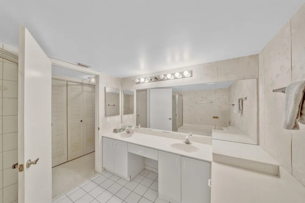 5585 Munsel Lane #102 Boynton Beach, FL 33437