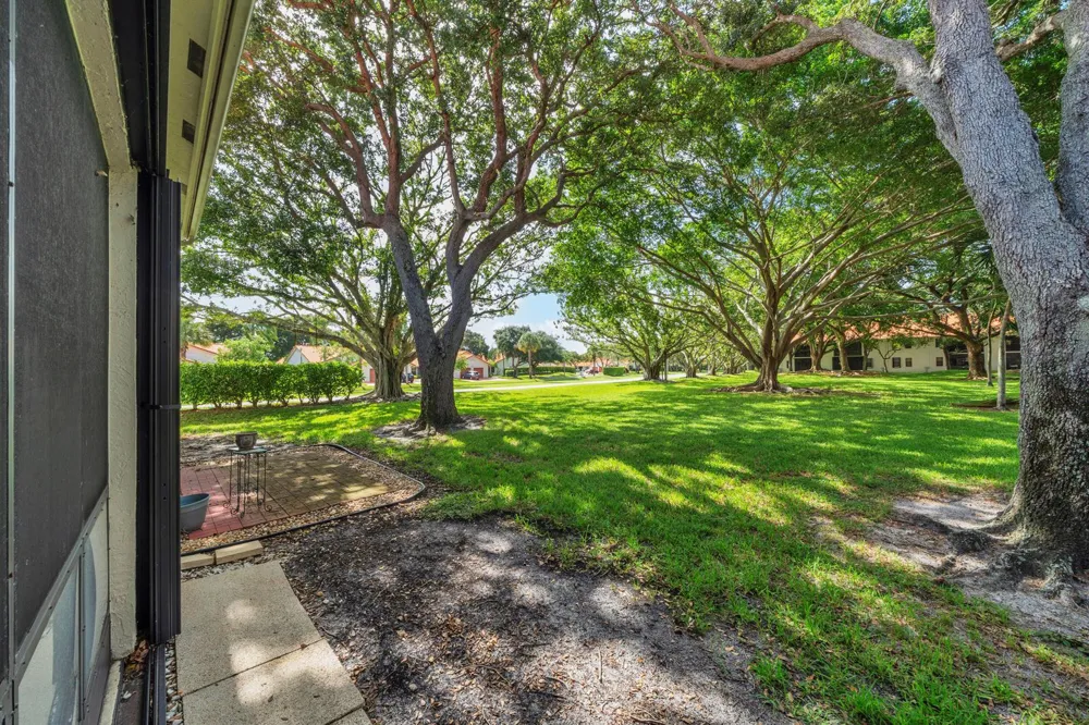 5585 Munsel Lane #102 Boynton Beach, FL 33437