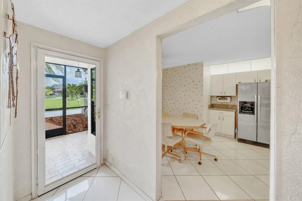 5585 Munsel Lane #102 Boynton Beach, FL 33437