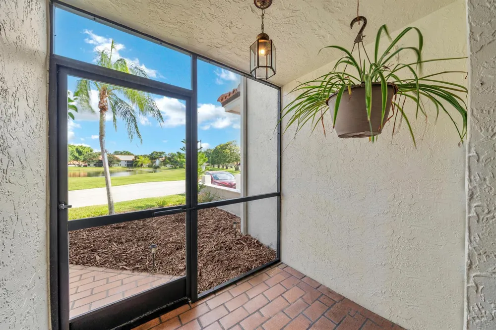 5585 Munsel Lane #102 Boynton Beach, FL 33437