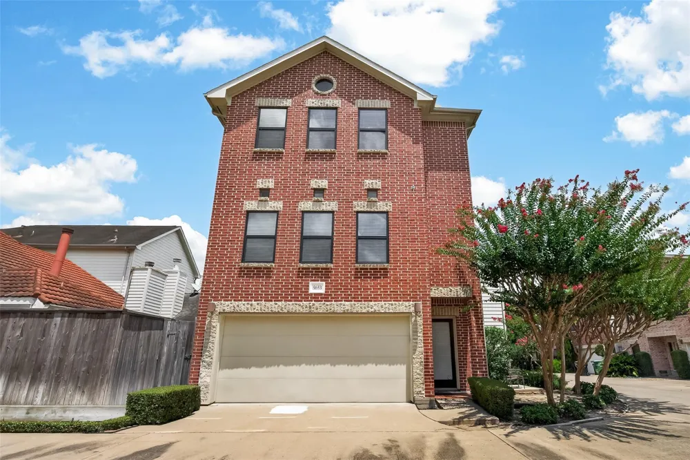 5653 Pine Street Houston, TX 77081
