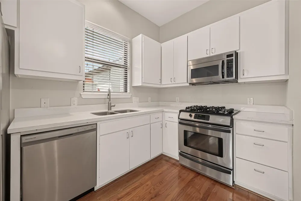 5653 Pine Street Houston, TX 77081