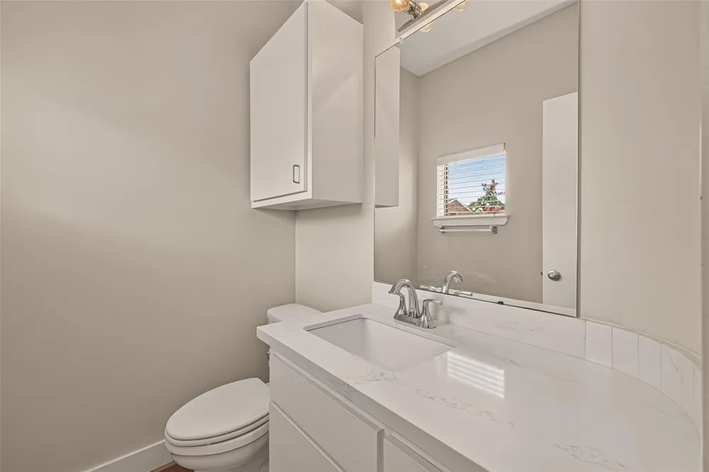 5653 Pine Street Houston, TX 77081