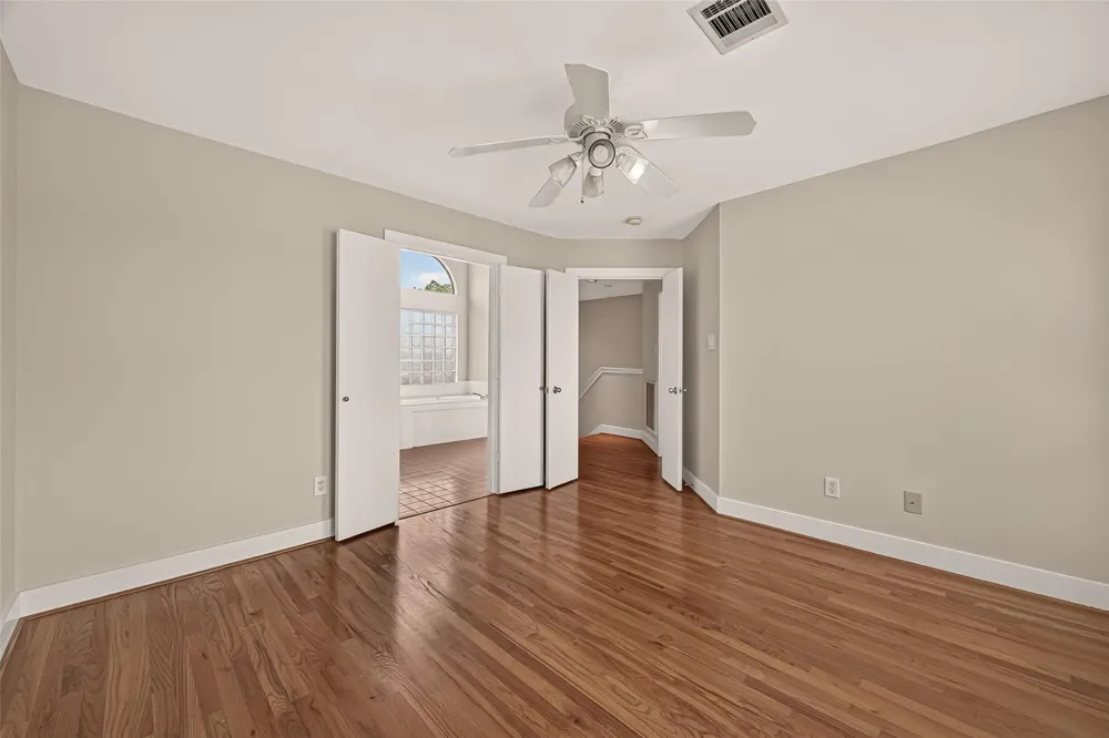 5653 Pine Street Houston, TX 77081
