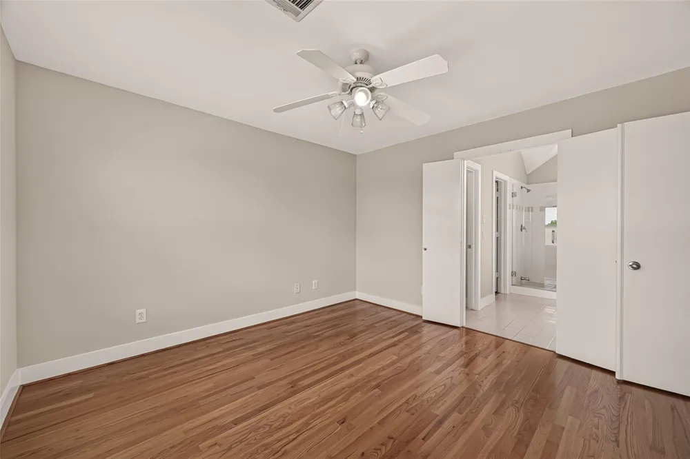 5653 Pine Street Houston, TX 77081