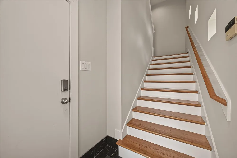 5653 Pine Street Houston, TX 77081