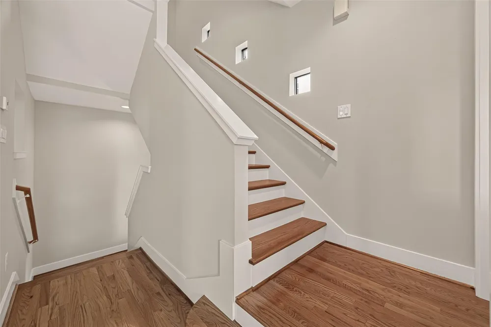 5653 Pine Street Houston, TX 77081