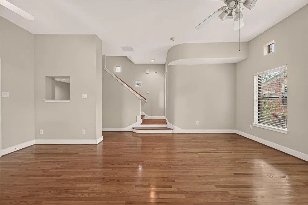 5653 Pine Street Houston, TX 77081