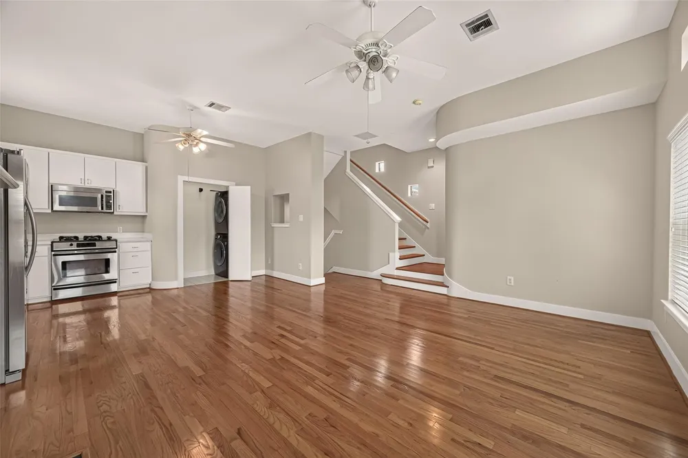 5653 Pine Street Houston, TX 77081