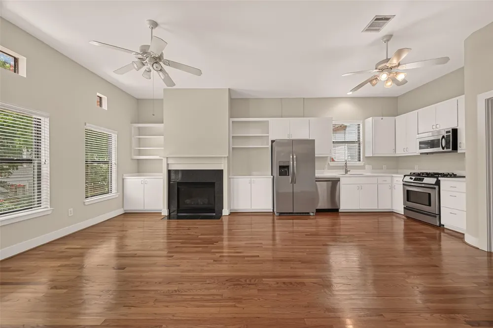 5653 Pine Street Houston, TX 77081
