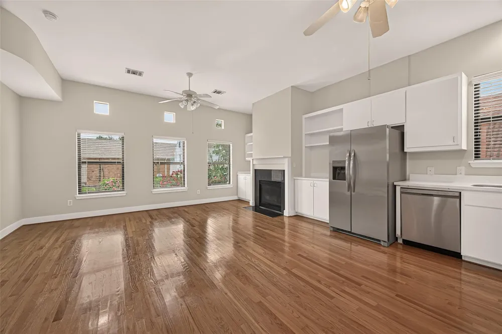 5653 Pine Street Houston, TX 77081