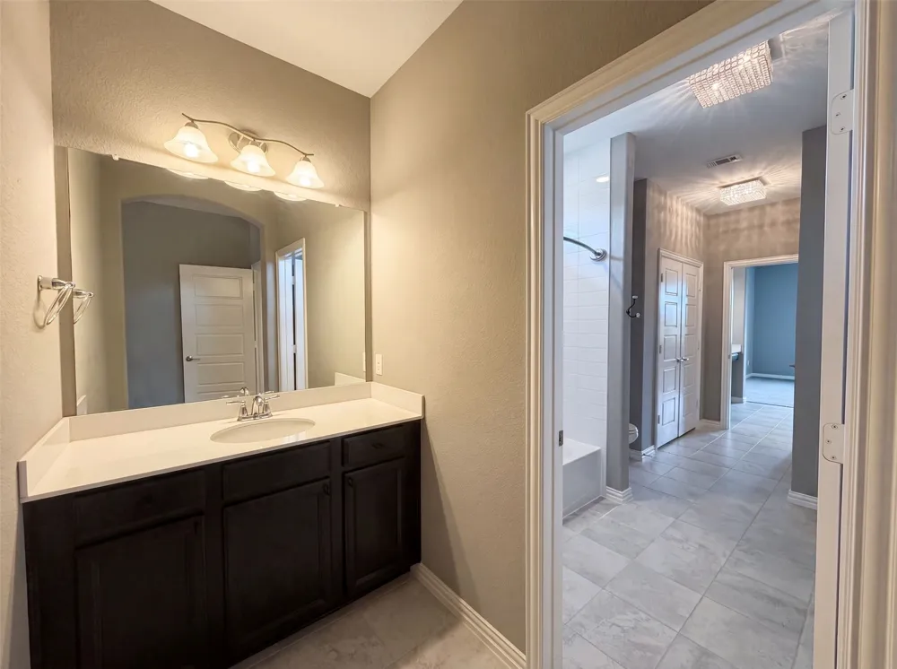 7221 Durand Drive Irving, TX 75063
