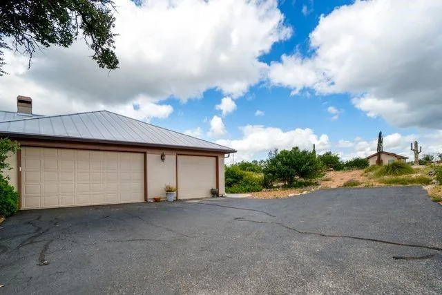 1112 Kendall Jackson Comfort, TX 78013