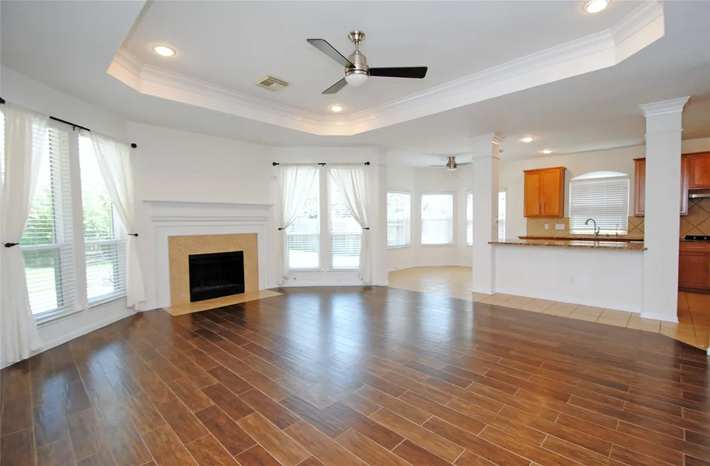 910 Allisa Street Stafford, TX 77477