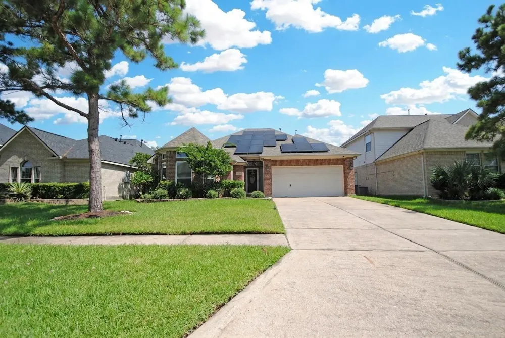 910 Allisa Street Stafford, TX 77477