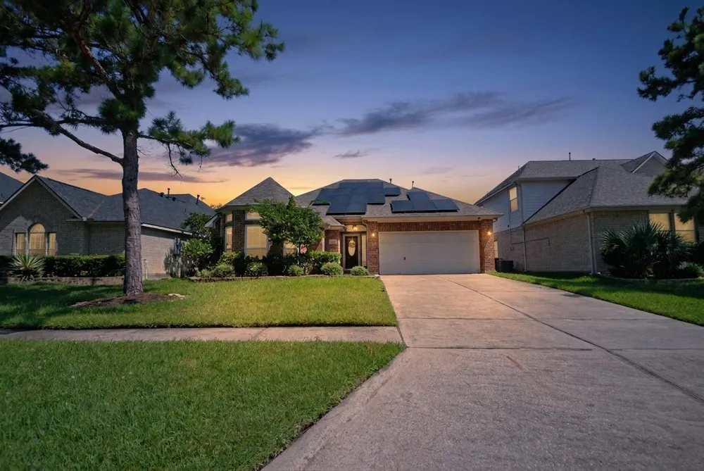 910 Allisa Street Stafford, TX 77477