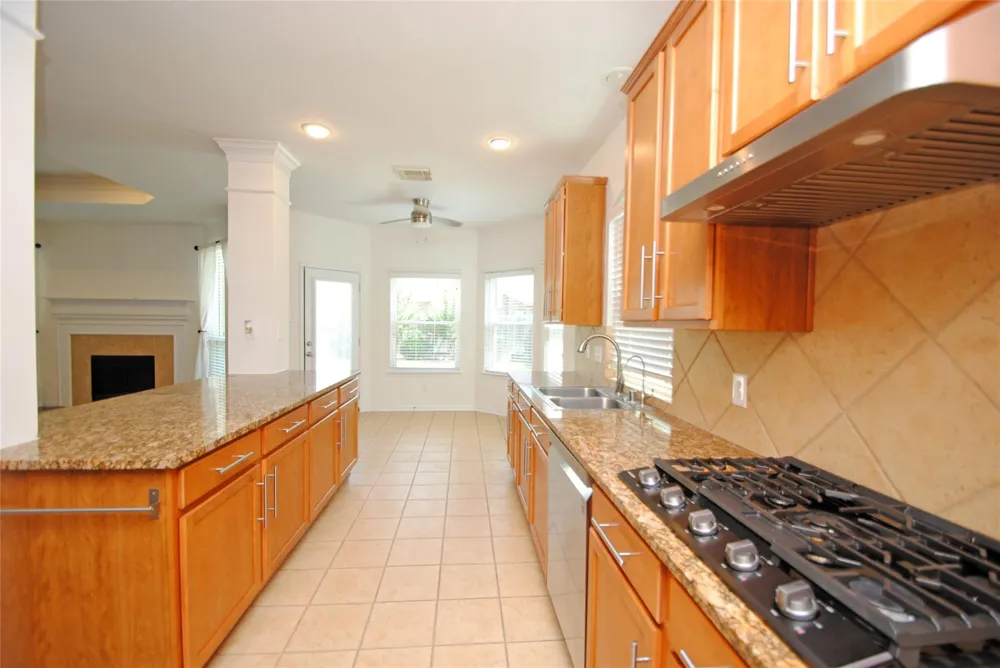 910 Allisa Street Stafford, TX 77477