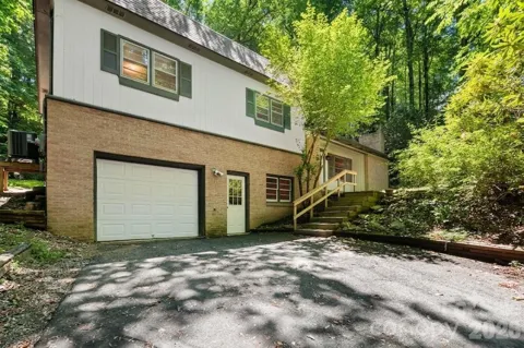 121 Horseshoe Drive