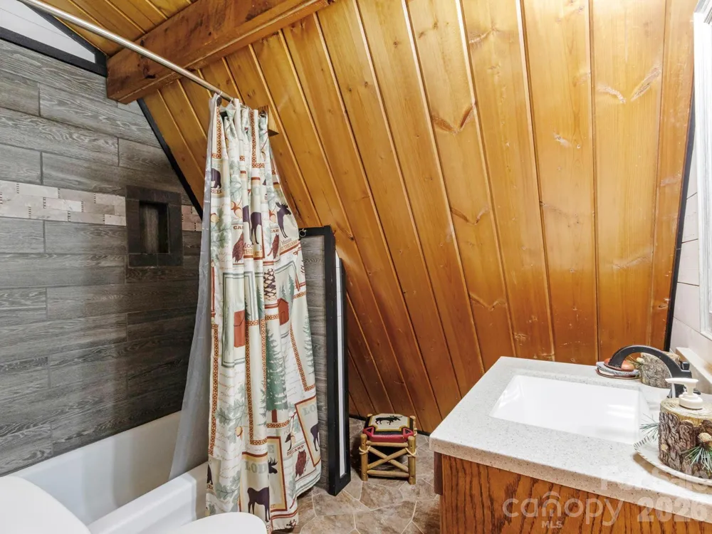 1901 Blue Rock Road Burnsville, NC 28714