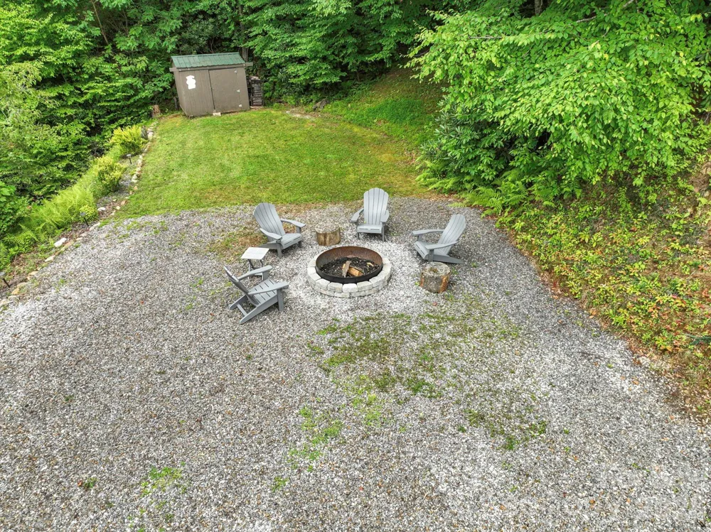 1901 Blue Rock Road Burnsville, NC 28714