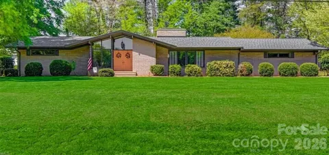 2512 Sunnycrest Drive
