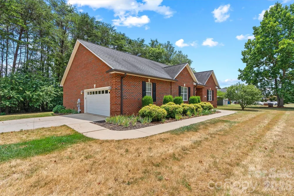 3656 Woodgreen Drive Lincolnton, NC 28092