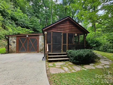 33 Tennis Court Road