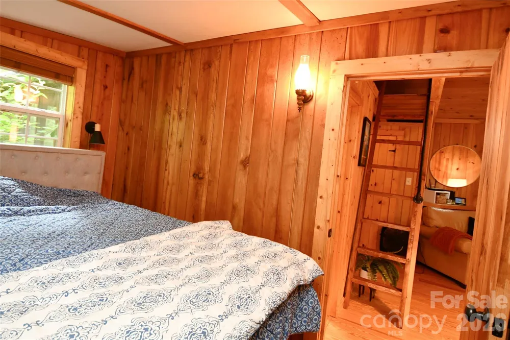 33 Tennis Court Road Burnsville, NC 28714