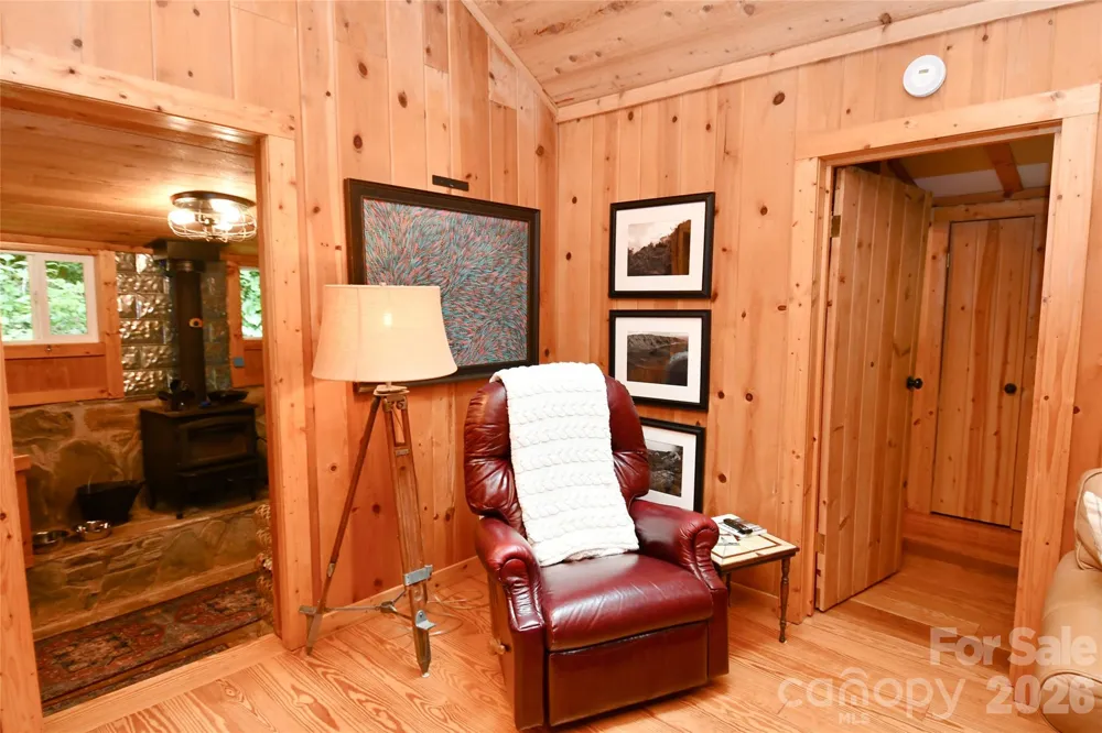 33 Tennis Court Road Burnsville, NC 28714