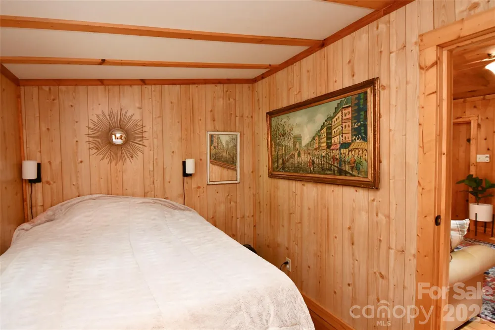 33 Tennis Court Road Burnsville, NC 28714